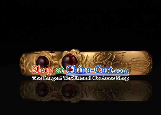 China Ming Dynasty Jewelry Accessories Ancient Empress Golden Carving Phoenix Bracelet for Women