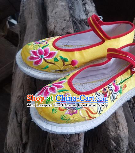 Traditional Chinese Ethnic Embroidered Flower Yellow Satin Shoes National Shoes Hanfu Shoes for Women