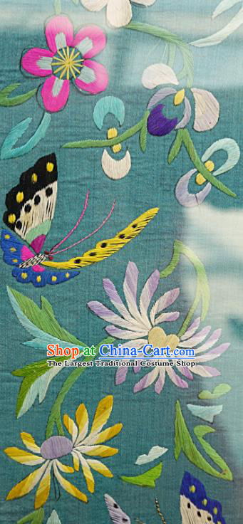 Chinese Traditional Embroidered Chrysanthemum Butterfly Framed Painting Handmade Embroidery Craft Embroidering Green Silk Decorative Picture