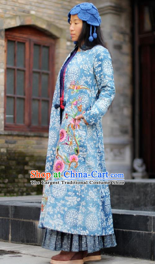 Traditional Chinese Embroidered Coat National Costume Tang Suit Batik Garment Overcoat for Women
