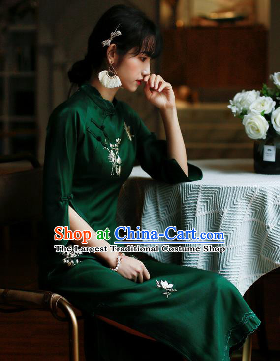 China Modern Deep Green Cheongsam Costume Traditional Young Lady Embroidered Qipao Dress