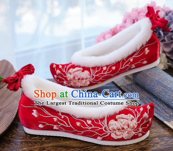 China Traditional Wedding Winter Red Cloth Shoes Ancient Ming Dynasty Princess Shoes National Embroidered Peony Shoes