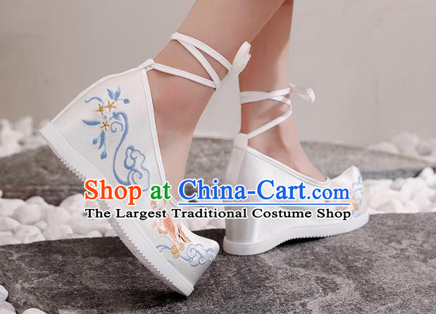 Chinese Embroidered Cat Shoes National Woman Shoes White Cloth Wedge Heel Shoes