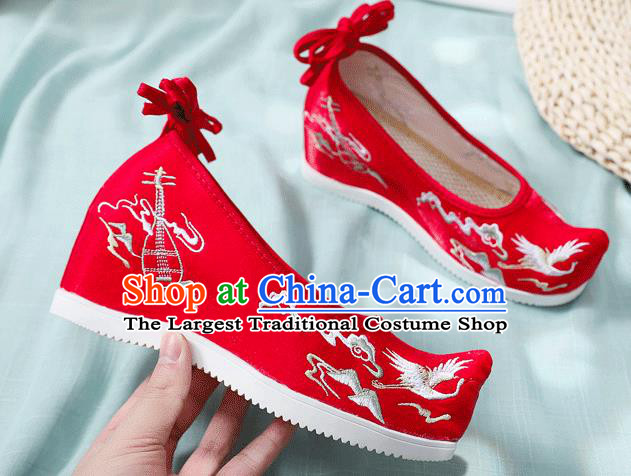 China Red Embroidered Cloud Crane Shoes Traditional Wedding Bride Shoes Handmade Wedge Shoes