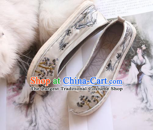 Chinese Traditional National Strong Cloth Soles Shoes Ethnic Woman Shoes Hand Embroidered Satin Shoes