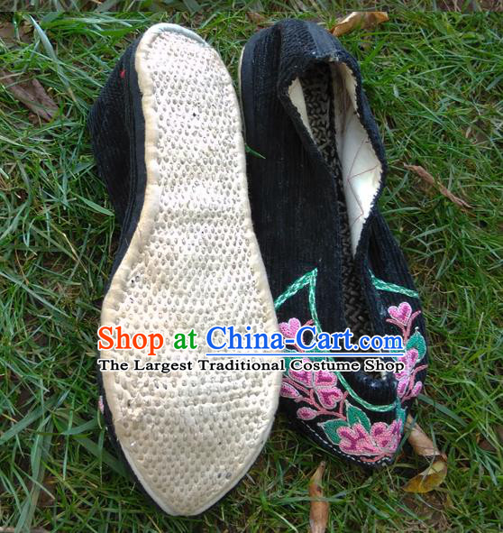 Chinese Traditional Folk Dance Shoes Yunnan Ethnic Embroidered Shoes National Black Cloth Shoes