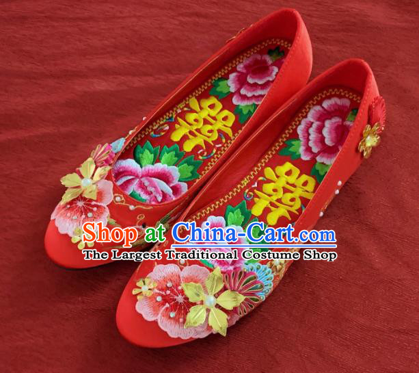 China Embroidered Red Satin Shoes Handmade Bride Shoes Xiuhe Suit Shoes Wedding Shoes